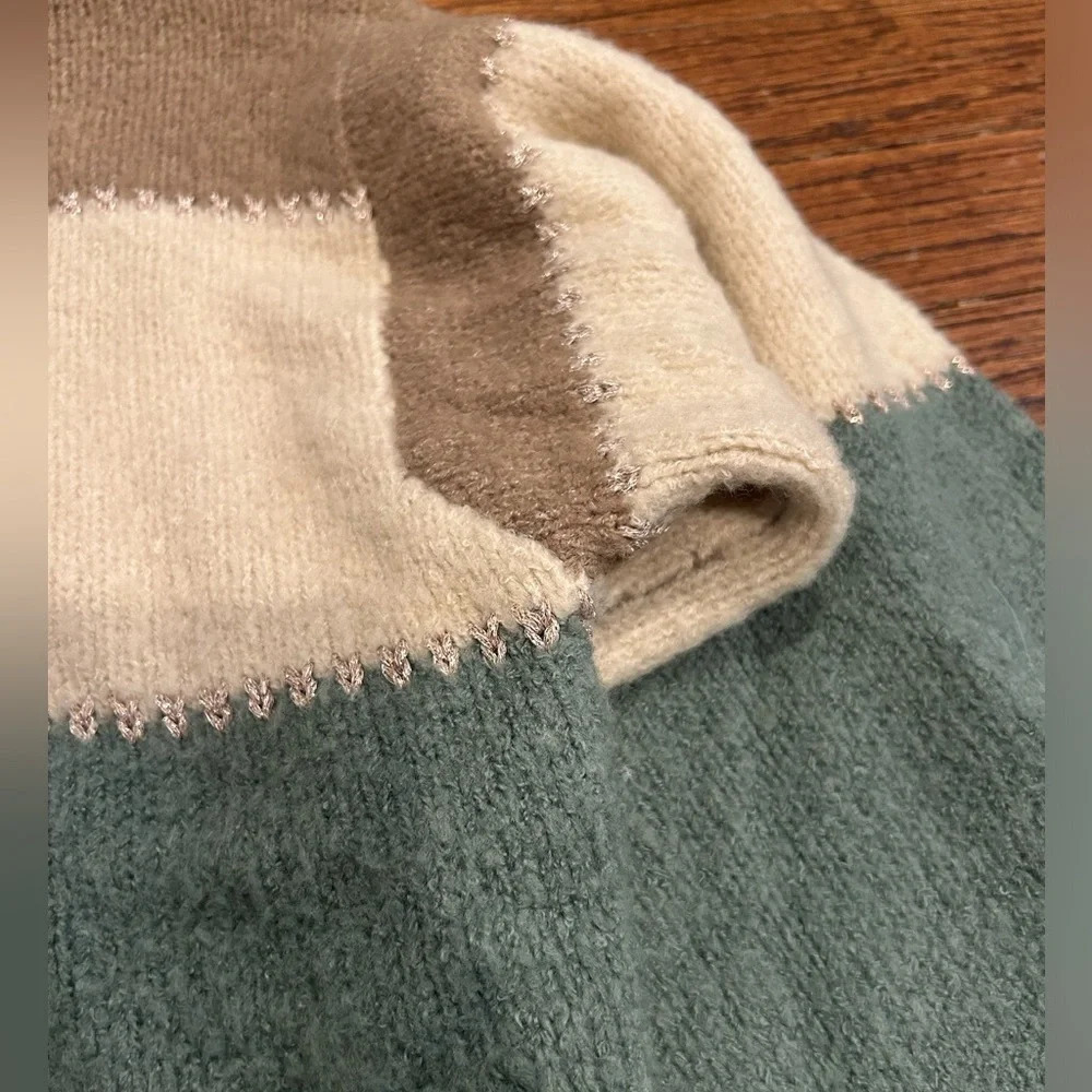 Elan Colorblock Sweater - Picture 4 of 8